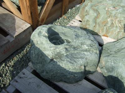伊予青石　丸掘り水鉢　小（50kg内外）