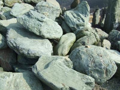 伊予青石　中八　φ1000〜1500mm