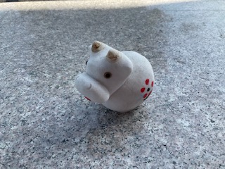 Q14　漢白玉　牛　L7㎝